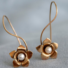 Gold Stephanotis Flower Earrings